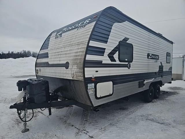 BUY CROSSROADS ZINGER 211RD 2022 TRAVEL TRAILER, The Great Northern Auction